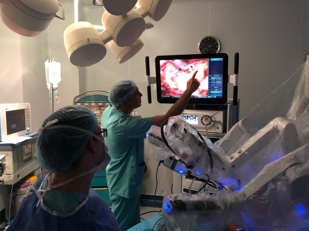 O Δρ. Τυριτζής εκπαιδευτής ρομποτικής χειρουργικής